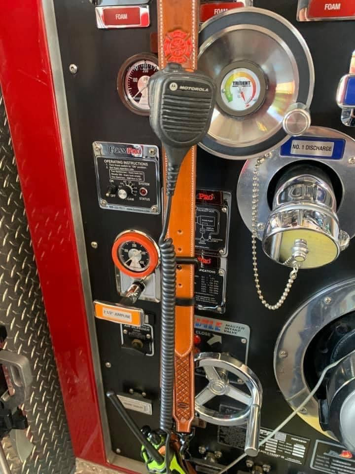 Traditional radio strap
