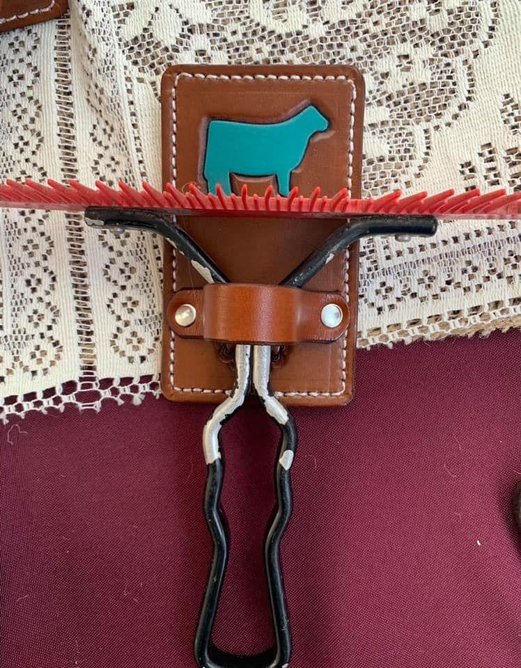 Custom show comb holder