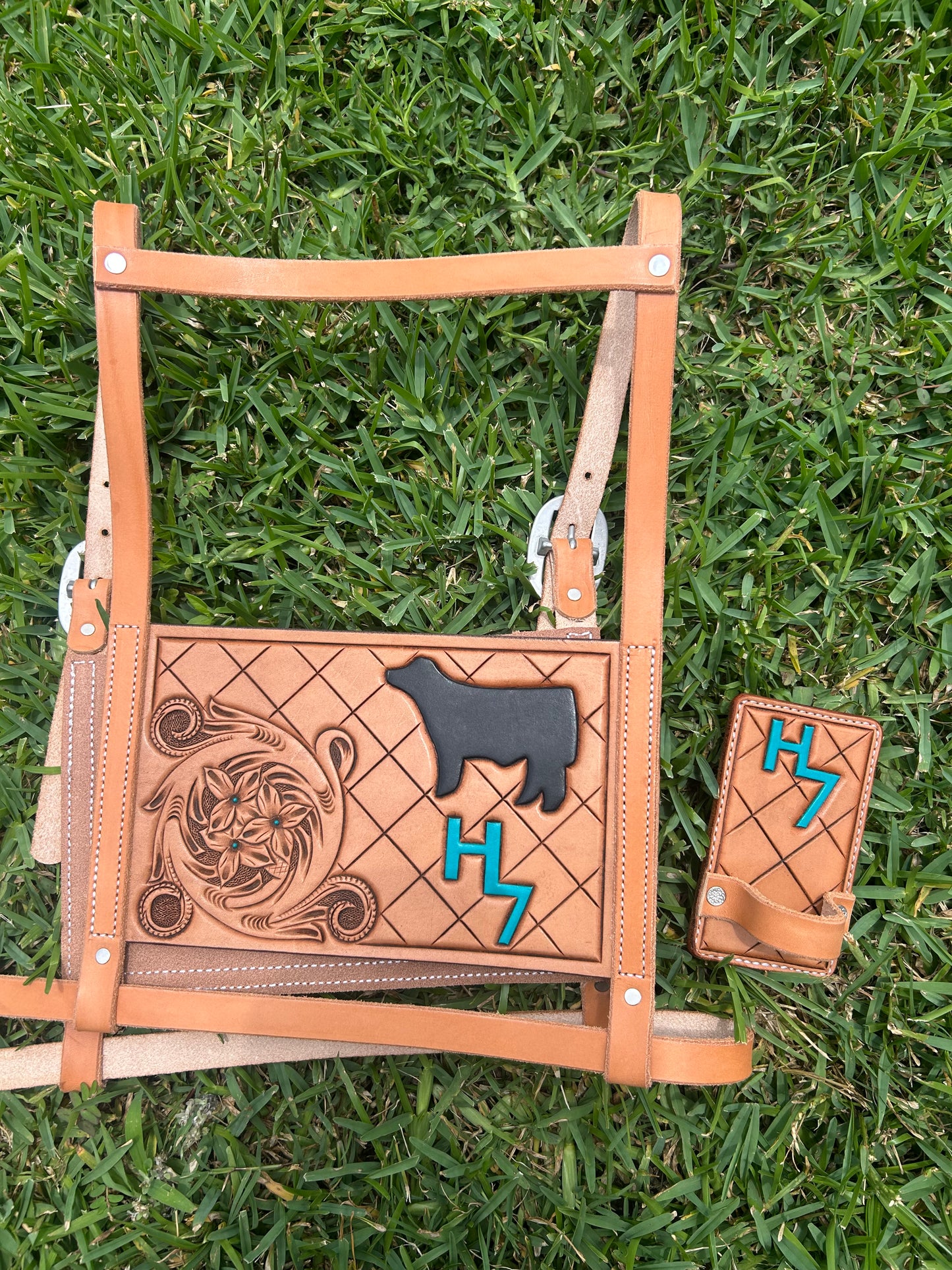 Custom show comb holder
